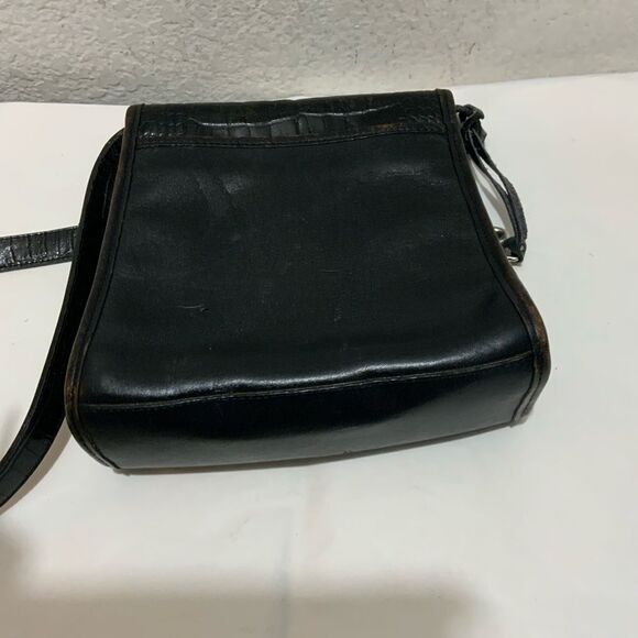 Vintage BRIGHTON  Black Croc Embossed Leather Bucket Flap Crossbody Bag - Picture 9 of 16